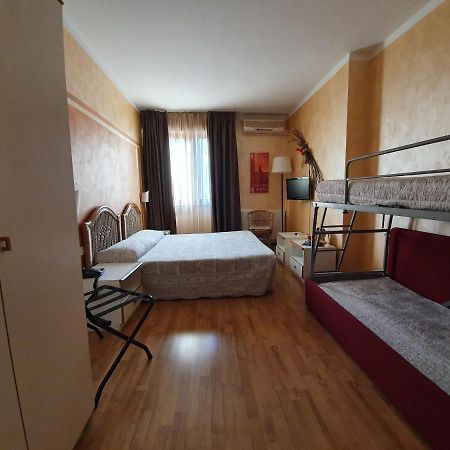 Hotel Le Pageot Aosta Exterior photo