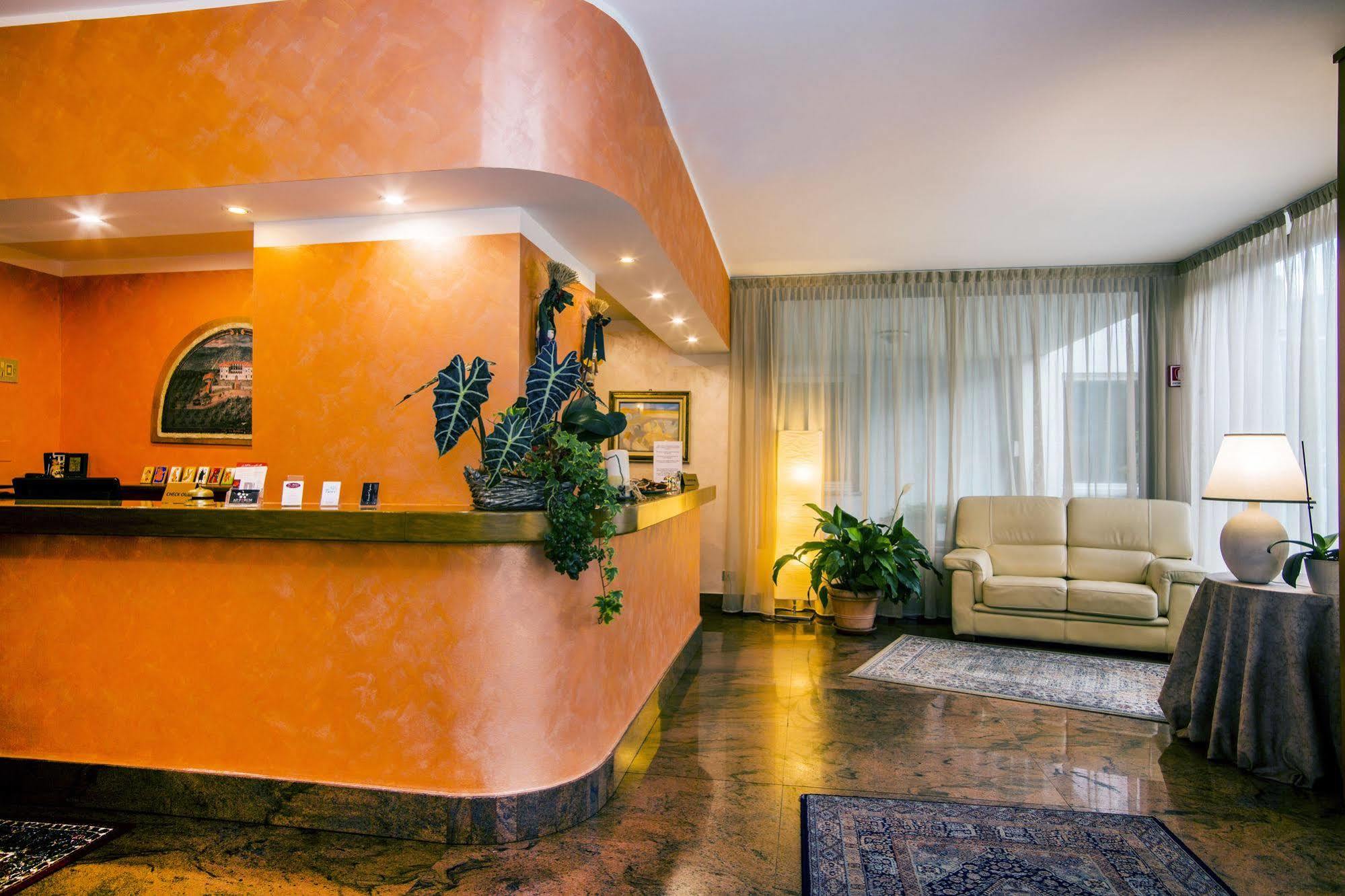 Hotel Le Pageot Aosta Exterior photo