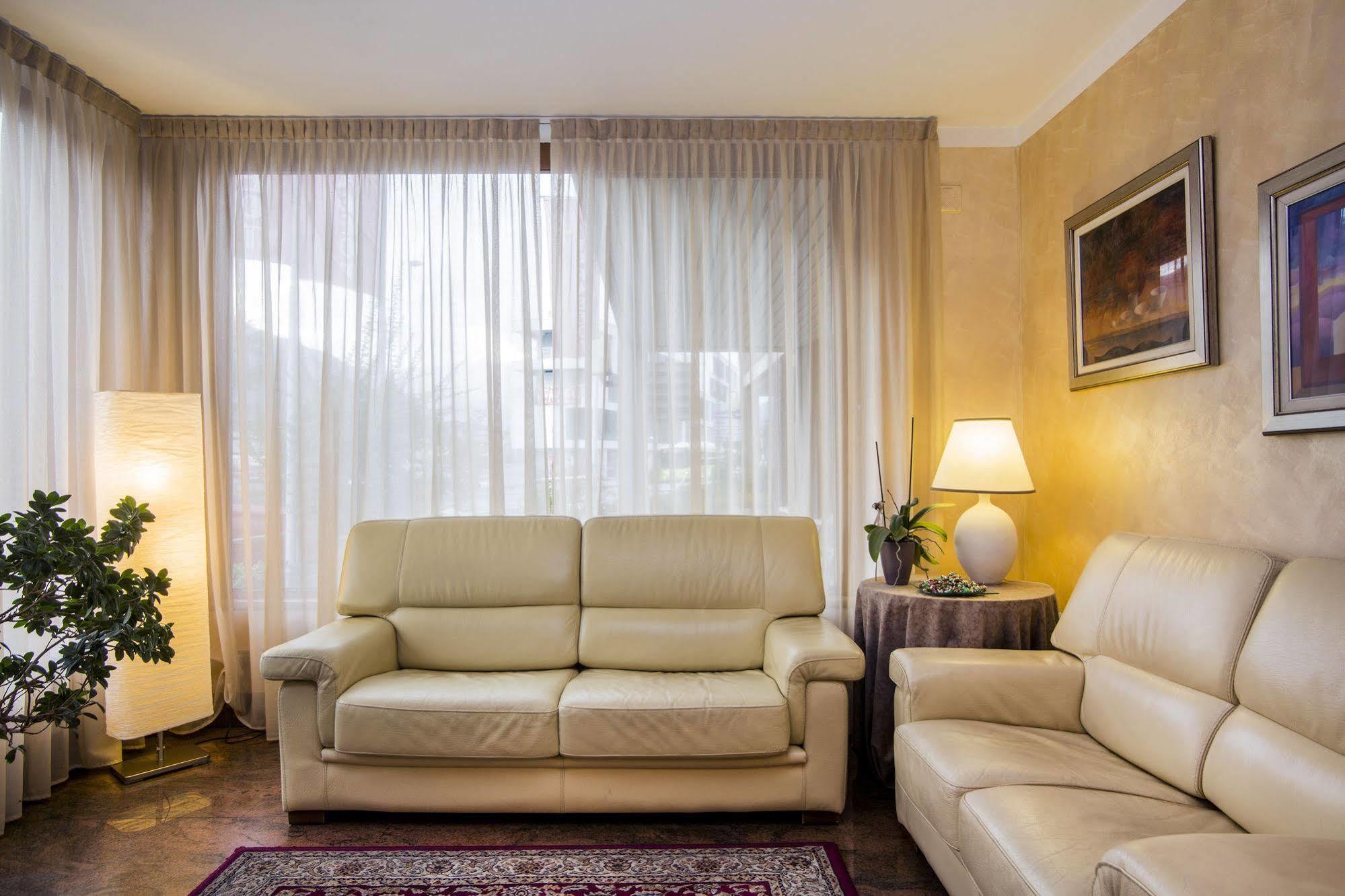 Hotel Le Pageot Aosta Exterior photo
