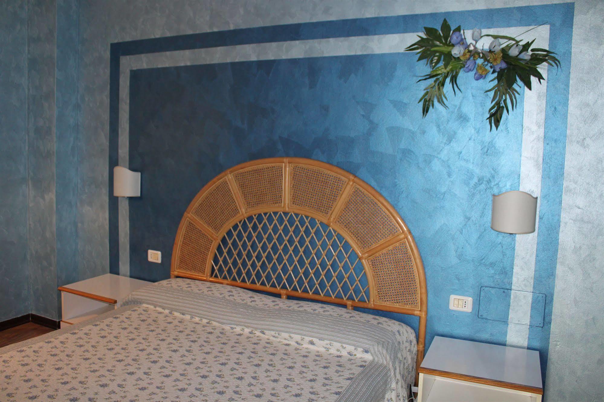 Hotel Le Pageot Aosta Exterior photo